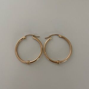 10k yellow gold hoop earrings